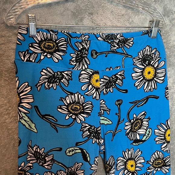 LuLaRoe Pants - Lularoe Women Colorful Floral Artsy Stretch High Rise Tall Curvy Crop Legging OS